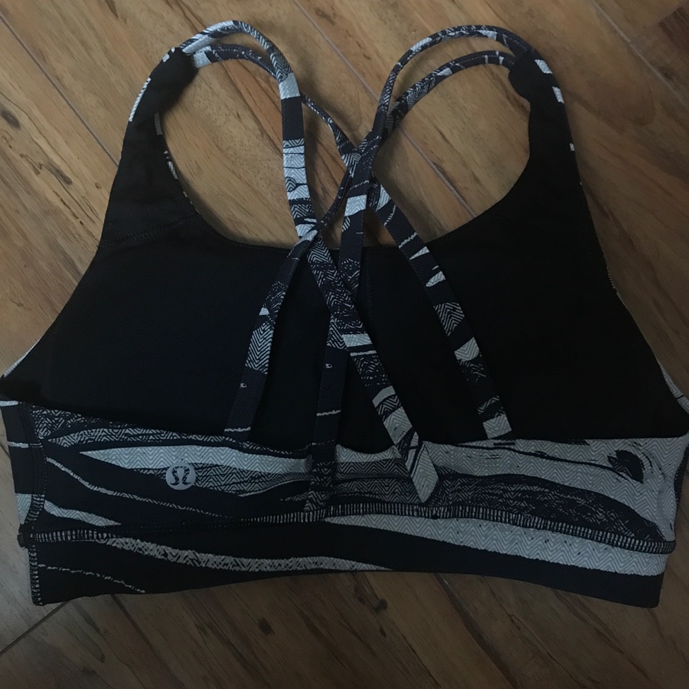 Lululemon size 6 Nulux energy bra marble mix